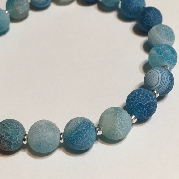 Blue Veined Fire Agate W/ 925 Stretch Bracelet - Picture 3 of 3